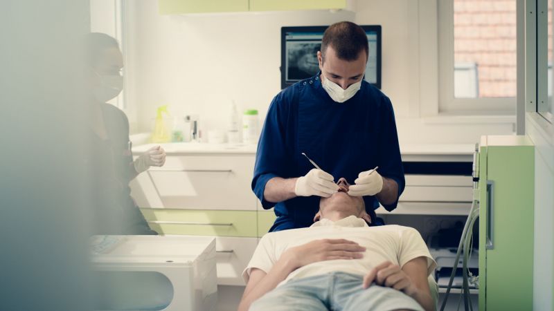 Contrôle de contention en orthodontie